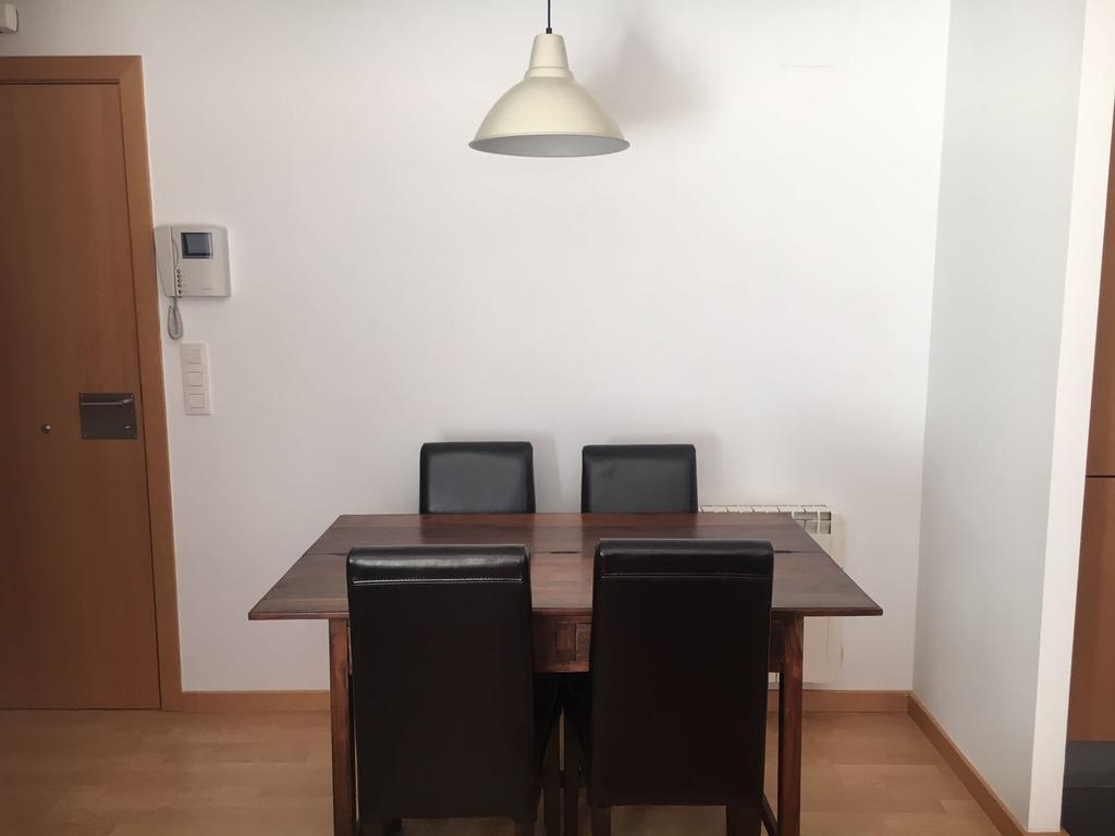 Apartament Hug Roger Valencia D'Aneu Exterior photo
